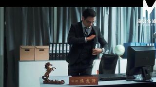 ModelMedia Asia - Golden carp is extraordinary - Fuck a slutty office girl Rae Lil Black - 4 image