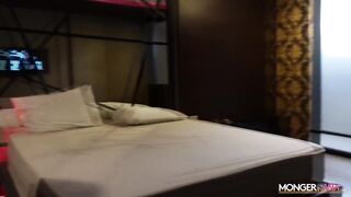 Slutty amateur Thai ho fucks a lucky foreigner