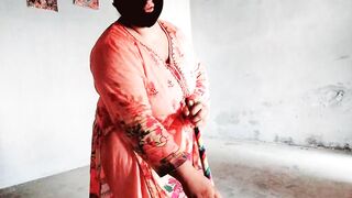 Apni Kam wali anti ko choda bry boobs wali nukrani