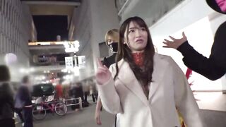 A glamorous beauty with a natural H cup that has gone viral on SNS! A soft body with both breasts and buttocks that are extremely comfortable to hold! Part1 - 3 image