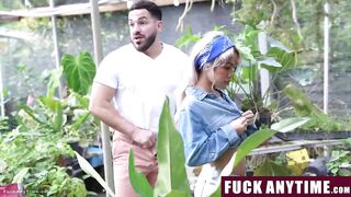 A Special Way of Treating Customers at The Freeuse Nursery - Fuckanytime