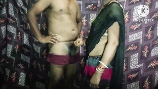 Desi ko bhabhi ko ghodi bana ke chut me mota lund pela