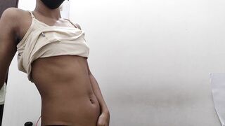 Horny Filipina quickly masturbates in her room