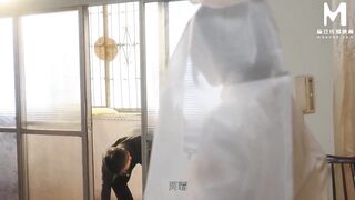 ModelMedia Asia - The widow who cheated on husband in front of his last photo - 4 image