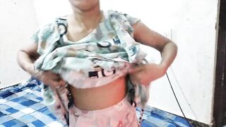 Step sister ko chocolate khila kar chut mang liya