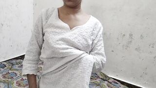 Mastar saheb mujhe chod do n meri chut far do