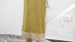 Mausi ji ke sath me sokar unko khush kar diya - 1 image