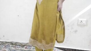 Mausi ji ke sath me sokar unko khush kar diya