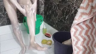 Step sister ko bathroom me pakad ke chod diya