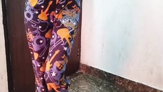 Muslim girlfriend ko ghar me band kar ke pel diya