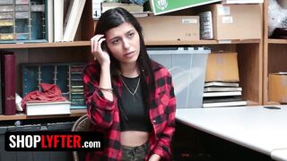 Shoplyfter - Foxy Troublemaker Audrey Royal Receives Huge Facial Cumshots From Two Security Guards