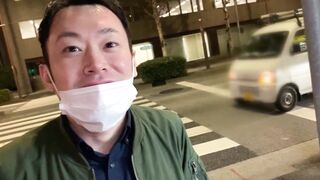 Part 1 [Over 500% cuteness! Beautiful legs and knee-high socks for brush-off SEX] An overwhelmingly beautiful woman with an overflowing sense of transparency helps her boyfriend to lose his virginity at her request! - 2 image