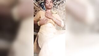 Desi bhabhi put bamboo in chute, remove water from chute.