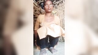 Desi bhabhi put bamboo in chute, remove water from chute.