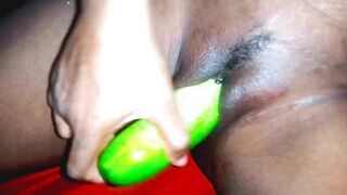 Desi housewife fucked her Cucumber pussy