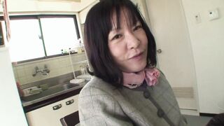 Makiko Nakane enjoys some steamy solo fun with a lucky guy