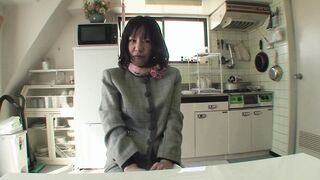 Makiko Nakane enjoys some steamy solo fun with a lucky guy - 6 image
